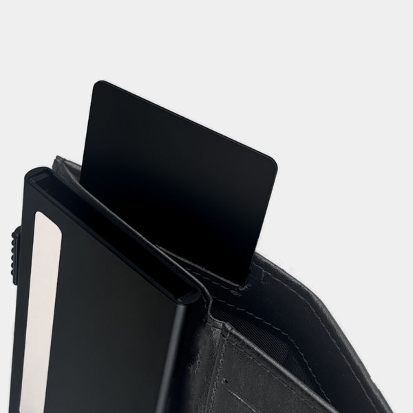 Ticket &amp; Quick Scan Compartment