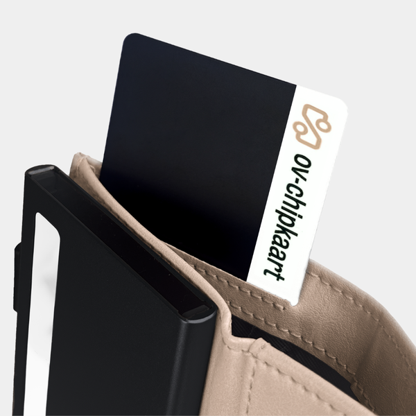 Ticket &amp; Quick Scan Compartment